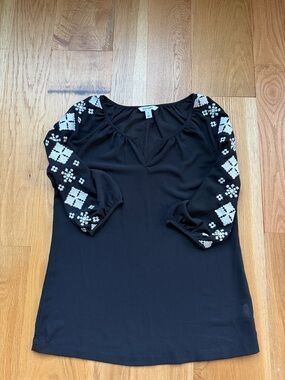 Old Navy Black Top with White Embroidered Sleeves